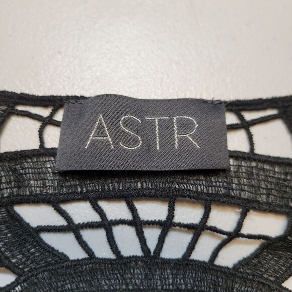 ASTR Elegant Black Lace Women's Top - Picture 6 of 9
